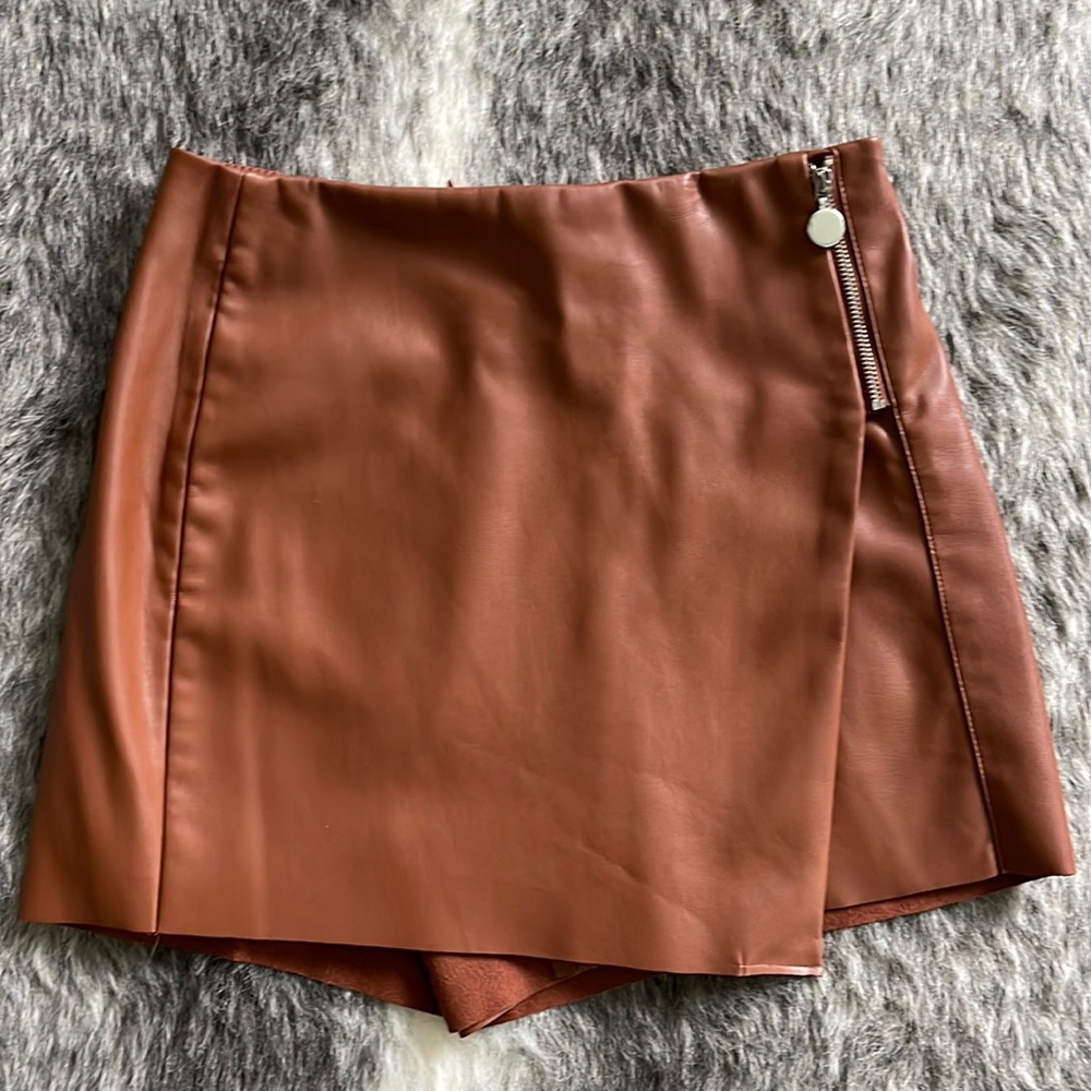 Faux leather skort